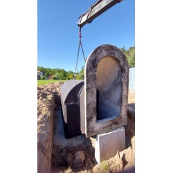 PIWNICZKA Z DACHEM KOPUŁKOWYM Z PRZEDSIONKIEM UKOŚNYM 500x240x250